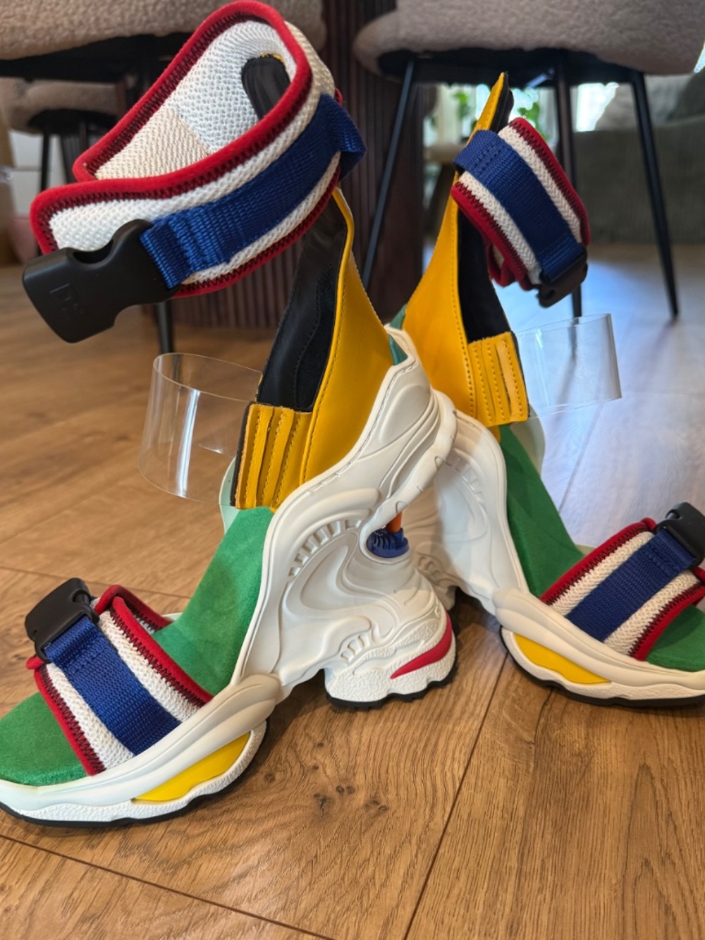 DSquared2 Spring Summer 2018/19 Runway “The Giant Heel Sneaker Sandal” - Picture 4 of 5
